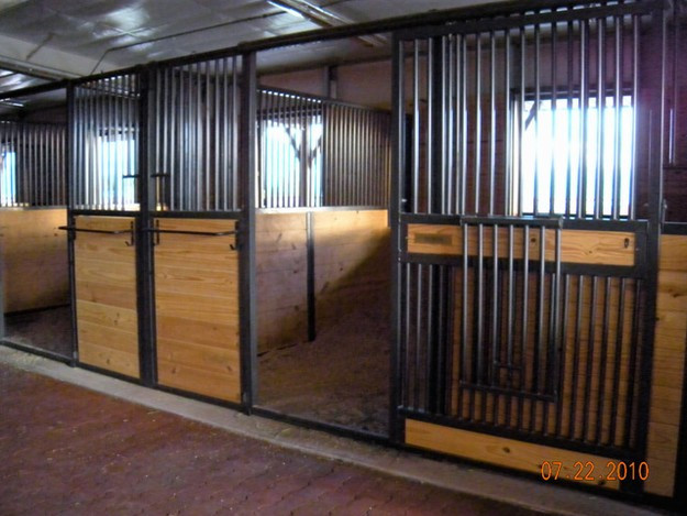 Horse Stable Stalls Customized For Barns - Rockin J Equine